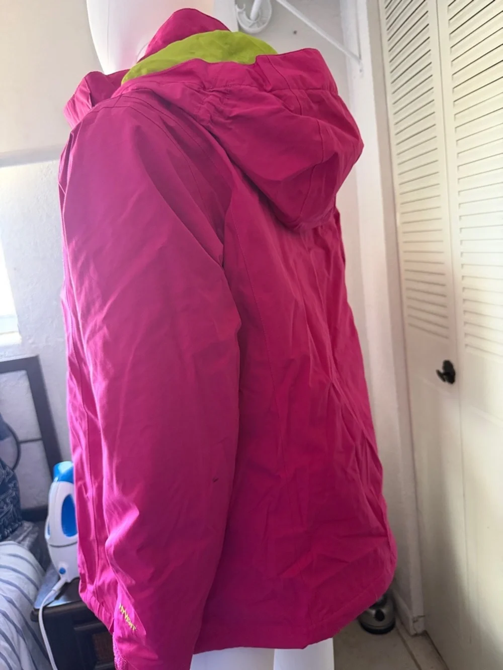 The northface Pink Puffer Jacket with Hood FULL Zip snow rain size Xl GIRL